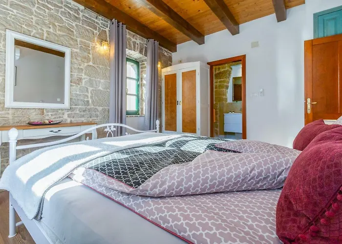 Διαμέρισμα Dvor Strica Grge